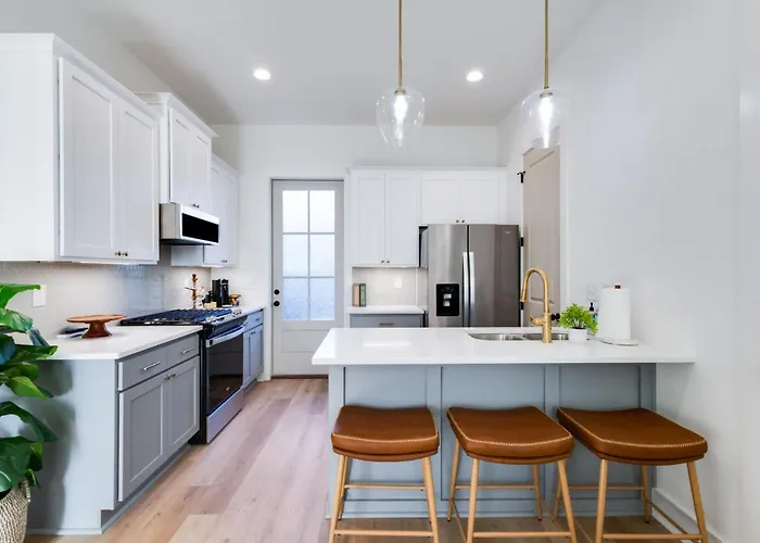 New Oakview Loft - River Ranch - 85 Tv - Office - Nespresso - 2 King Beds Hébergement de vacances Lafayette