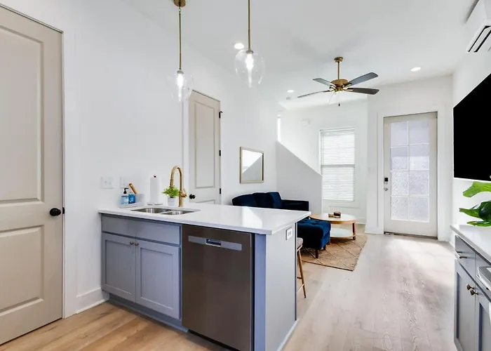 New Oakview Loft - River Ranch - 85 Tv - Office - Nespresso - 2 King Beds * Lafayette