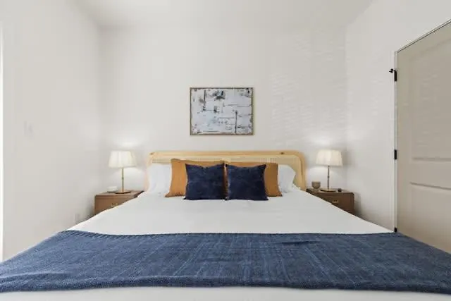Hébergement de vacances New Oakview Loft - River Ranch - 85 Tv - Office - Nespresso - 2 King Beds