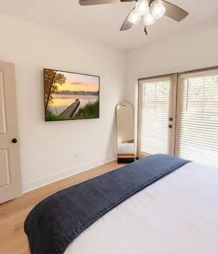 Hébergement de vacances New Oakview Loft - River Ranch - 85 Tv - Office - Nespresso - 2 King Beds *