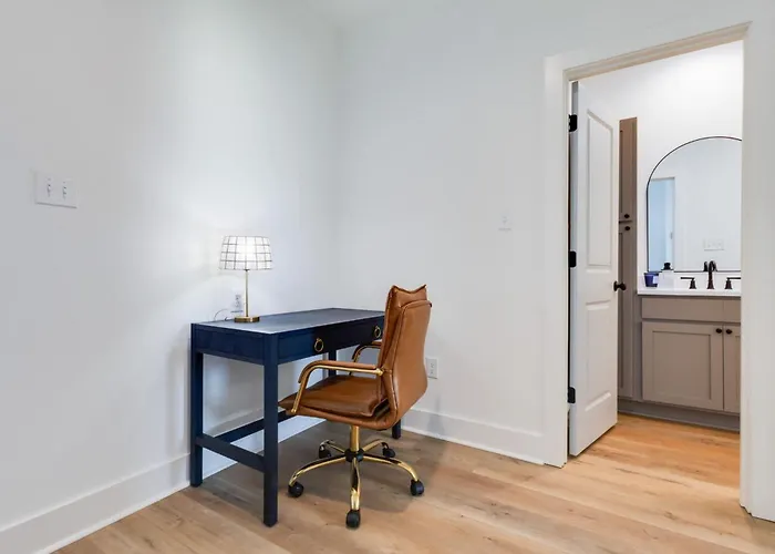 New Oakview Loft - River Ranch - 85 Tv - Office - Nespresso - 2 King Beds Hébergement de vacances *