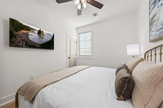 New Oakview Loft - River Ranch - 85 Tv - Office - Nespresso - 2 King Beds Hébergement de vacances *